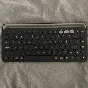 Wireless Multi-Device Keyboard